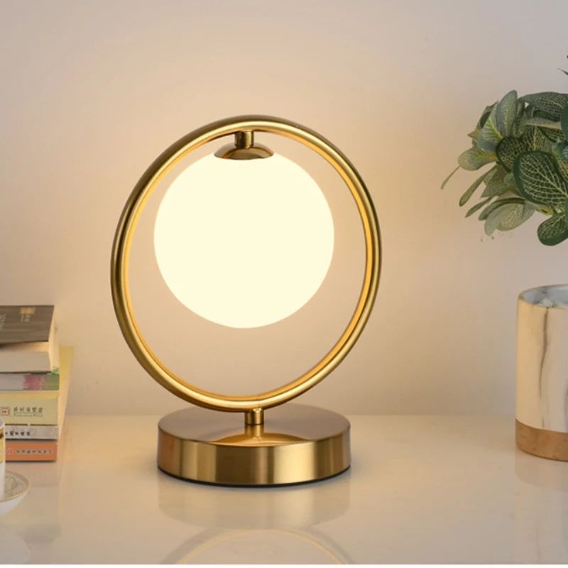 مصباح طاولة LED إبداعي حديث مثالي