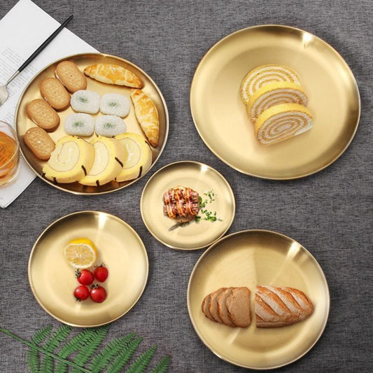 Set de 5 assiettes dorées pour une table élégante