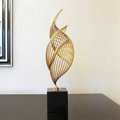 Élégante Statue en Marbre avec Ornements en Coquille
