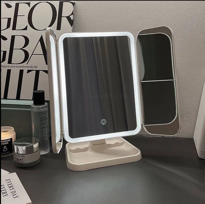Miroir Trifold LED avec Modes d'Éclairage et Miroirs Grossissants : Précision et Élégance pou