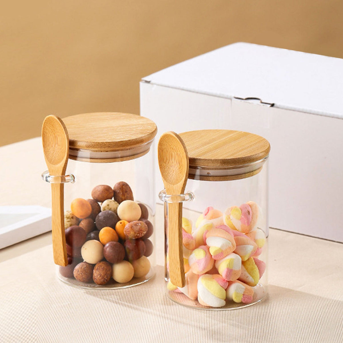 برطمانات مستديرة محكمة الغلق مع ملاعق