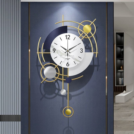 ساعة حائط أنيقة بتصميم عصري وأنيق