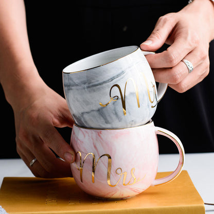 Tasse à café en céramique de luxe avec design moderne et finition élégante
