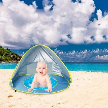 Protégez Bébé du Soleil Tout en Jouant dans l'Eau