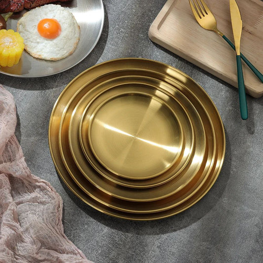 Set de 5 assiettes dorées pour une table élégante